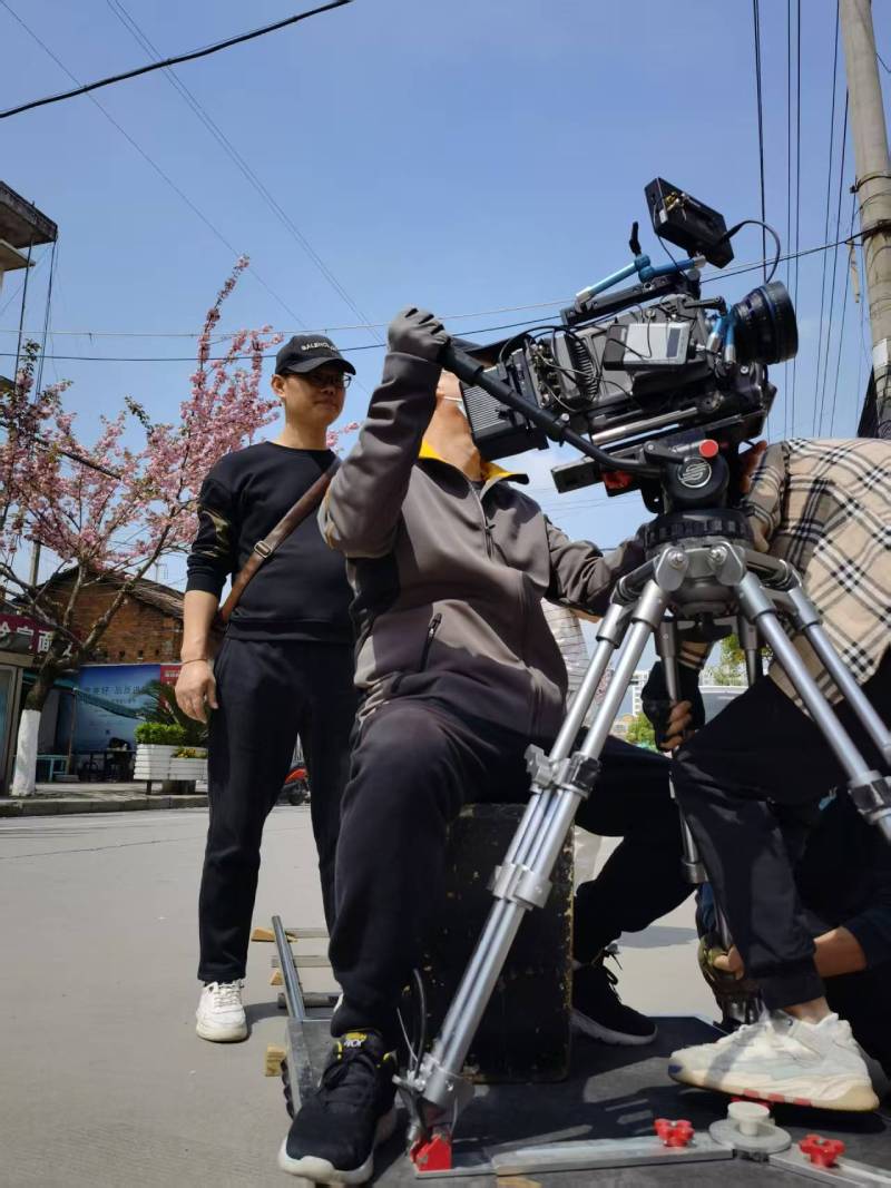 泸西县广告片拍摄：快消品牌爆款之选，网感内容适配社媒传播！