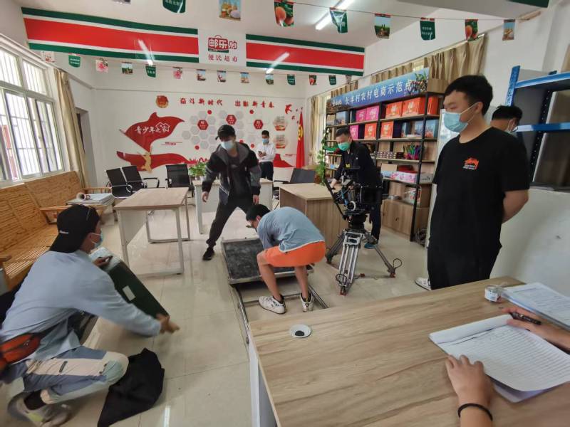 追星女孩心理学分析报告：泸西县广告片拍摄公司揭秘饭圈应援式传播逻辑